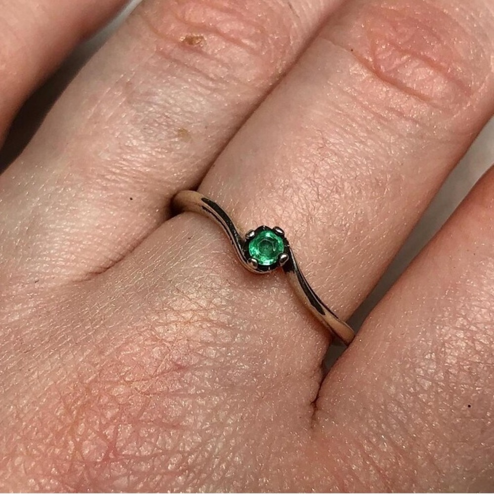 The “Shakira” Sterling silver Columbian emerald ring